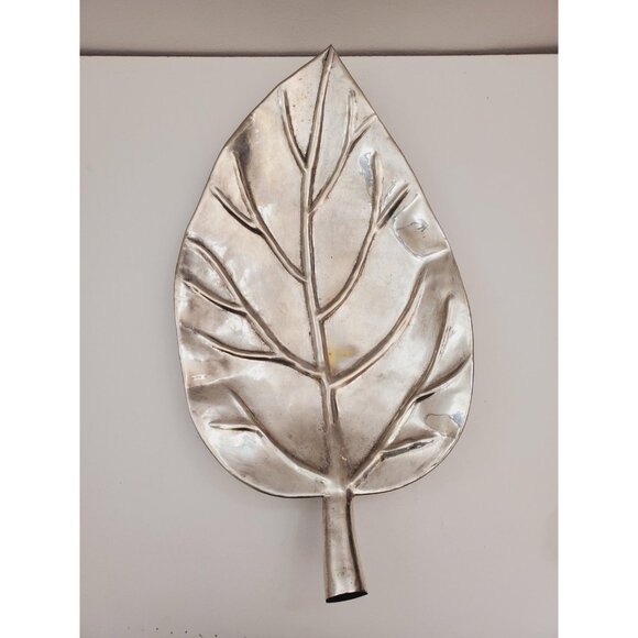 Solid Brass Leaf Tray / Extra Large and Heavy Solid Brass Leaf Shaped Tabletop - Picture 3 of 10